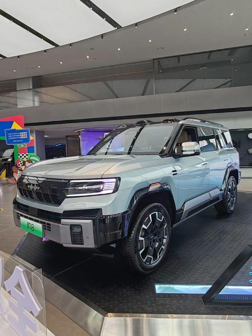 成都142比亚迪方程豹硬派越野的爆款，英菲尼迪35周年与你共成长